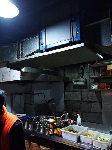 汝河路街道開展餐飲油煙專項整治