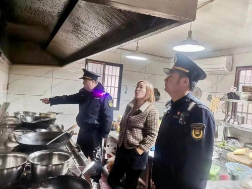夢溪鎮開展餐飲油煙專項整治行動