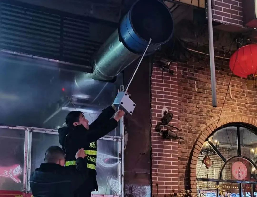 漢華街道辦事處開展餐飲油煙專項整治行動