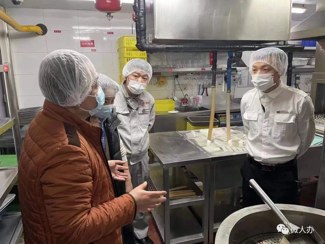 人民路街道多措并舉開展餐飲油煙專項檢查整治