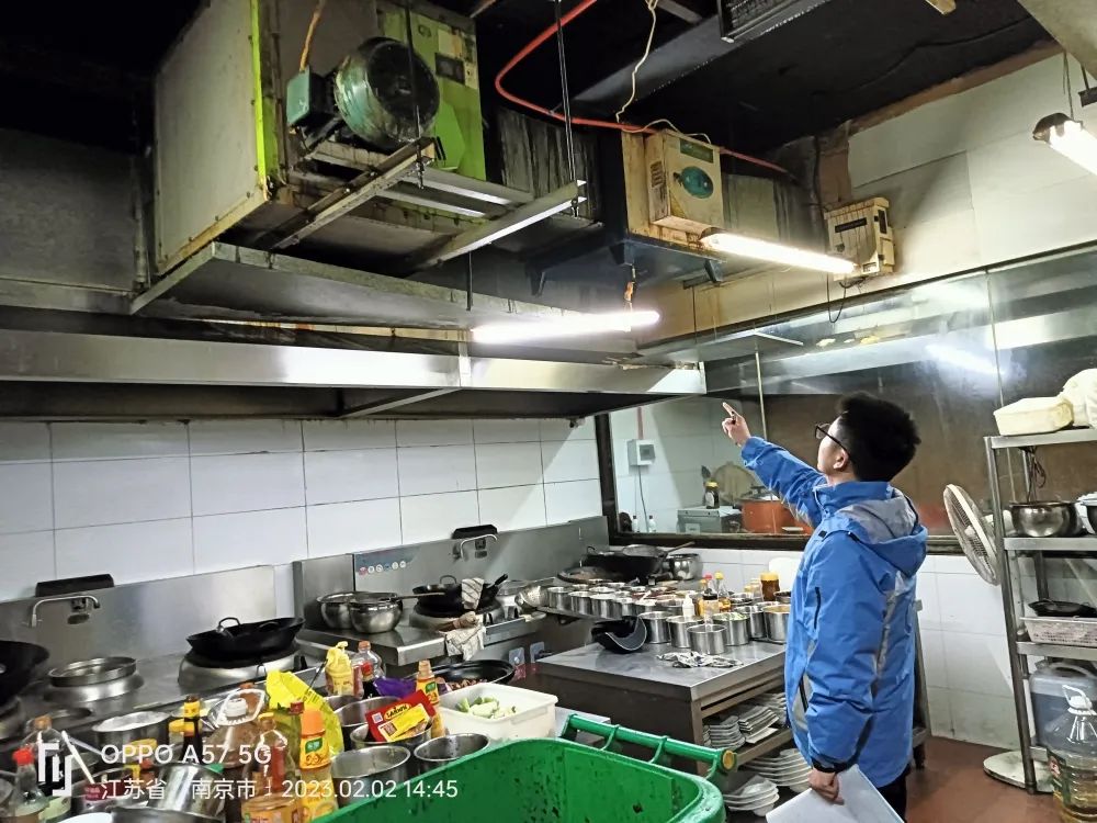 沿江街道四項舉措強化餐飲油煙治理工作