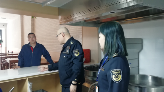 人民路街道市場監管所開展餐飲經營單位專項整治行動