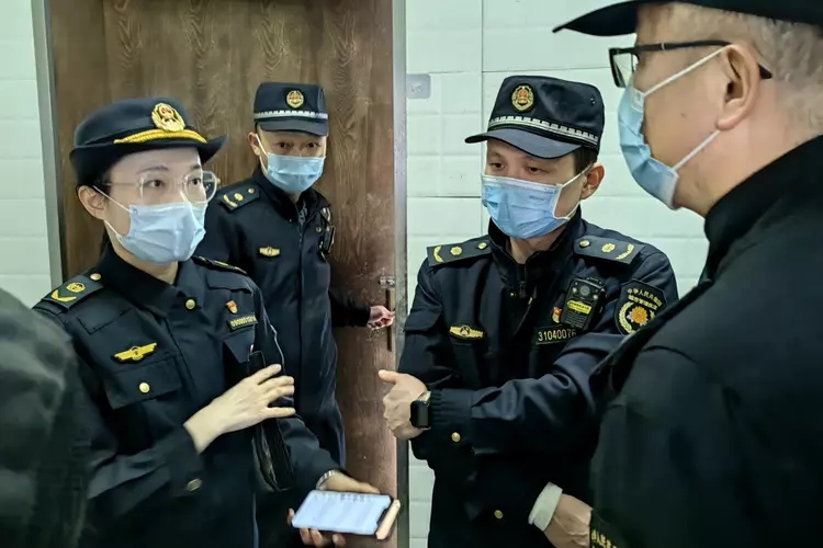 江蘇路街道開展餐飲油煙專項整治