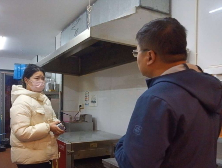 南苑街道開展轄區餐飲企業油煙專項整治