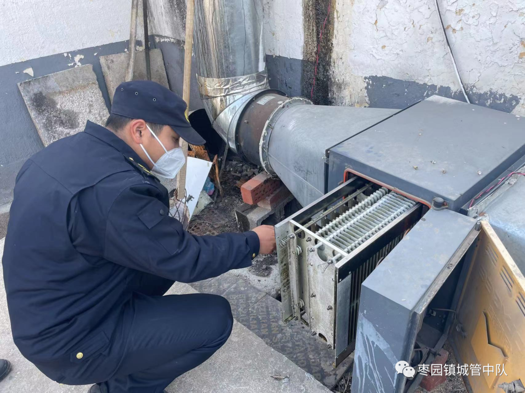 棗園鎮城管中隊開展餐飲油煙整治專項行動
