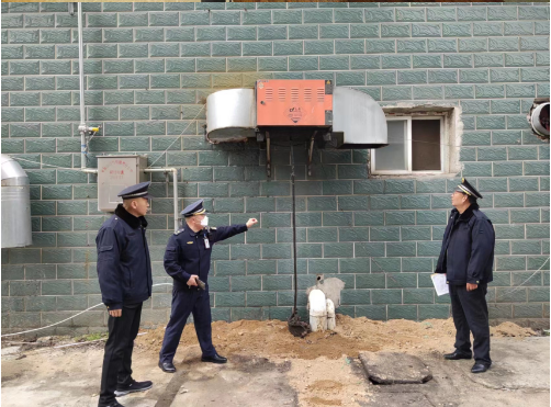 平頂山市高新區城市管理和綜合執法局開展餐飲油煙專項執法檢查
