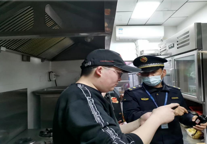 孝南區城市管理執法大隊開展市容市貌專項整治