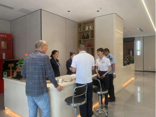 紅光街道綜合行政執法中隊推進餐飲油煙污染整治工作