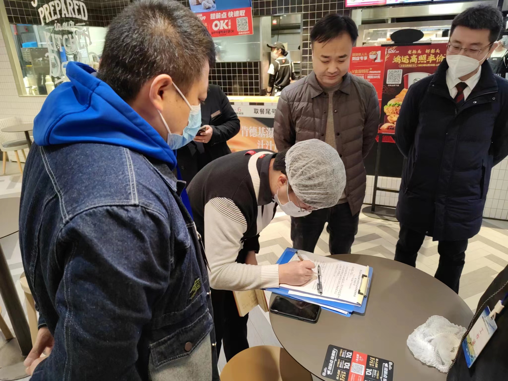 如意湖辦事處生態環保辦開展餐飲油煙治理專項整治工作