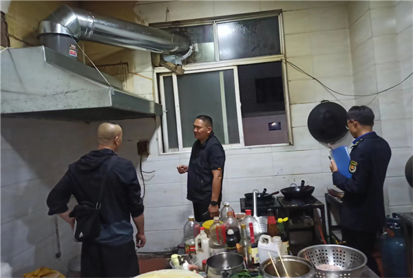 玉溪高新區開展餐飲油煙專項整治工作