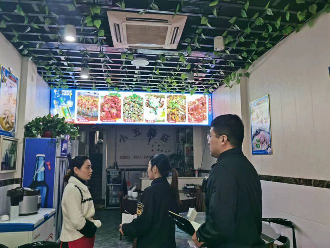 儀征市三舉措加強餐飲油煙巡查力度