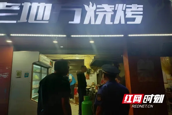 文源街道城管辦開展“嚴控油煙污染”百日攻堅行動