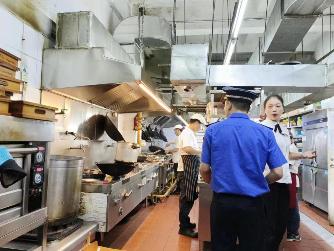 孝南區城市管理綜合執法大隊廣場中隊三舉措推進餐飲油煙污染治理