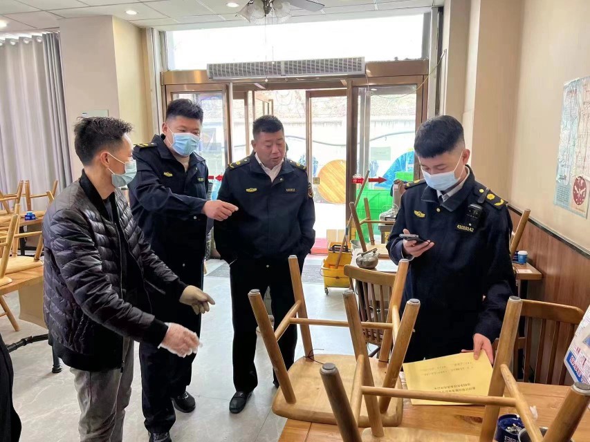 花園口鎮開展餐飲油煙污染專項整治行動