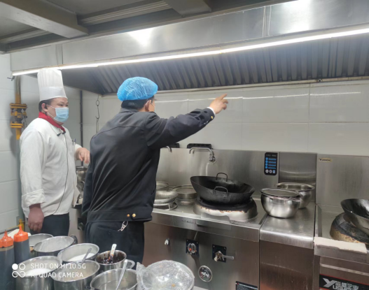 白銀區市場監督管理局開展餐飲油煙治理專項整治行動