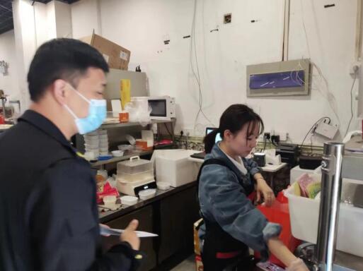 楓楊辦事處開展餐飲油煙專項整治工作