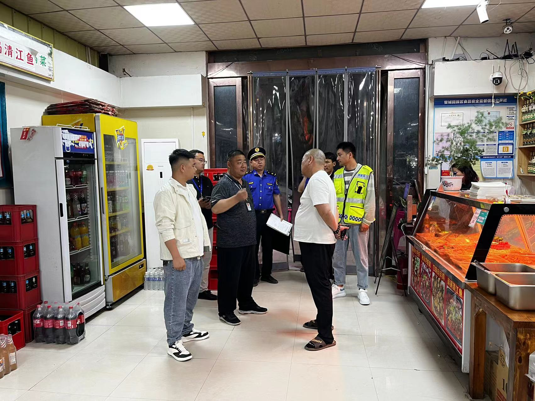 南曹街道辦事處開展轄區餐飲油煙專項排查整治行動