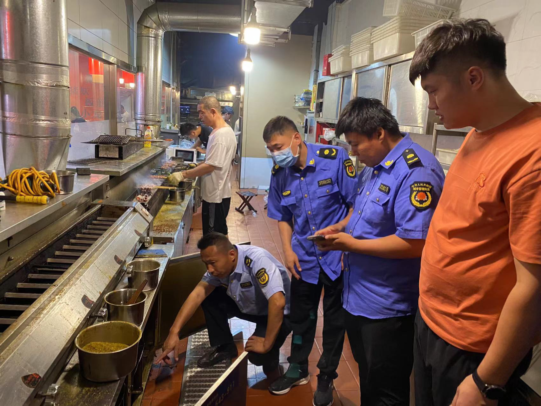 彭李街道多部門聯合開展餐飲油煙凈化設施專項排查行動