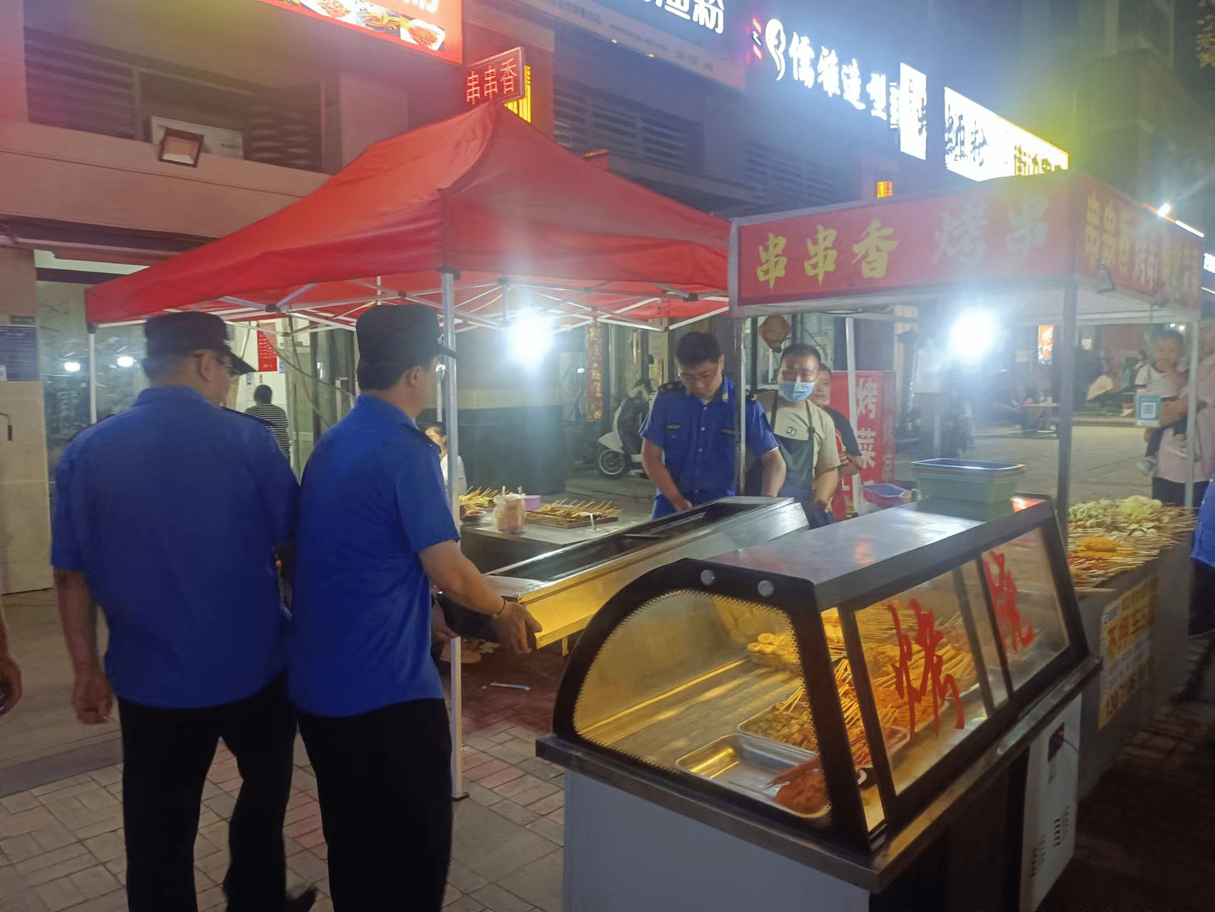 豫龍鎮開展夏季餐飲業油煙污染防治和露天燒烤集中整治行動