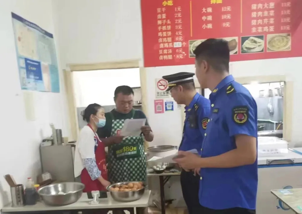 前程辦事處開展餐飲油煙聯合治理