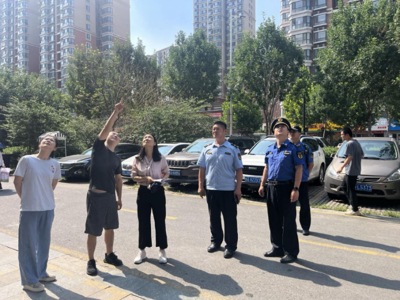 舜華路街道辦事處開展餐飲油煙治理聯合執法檢查