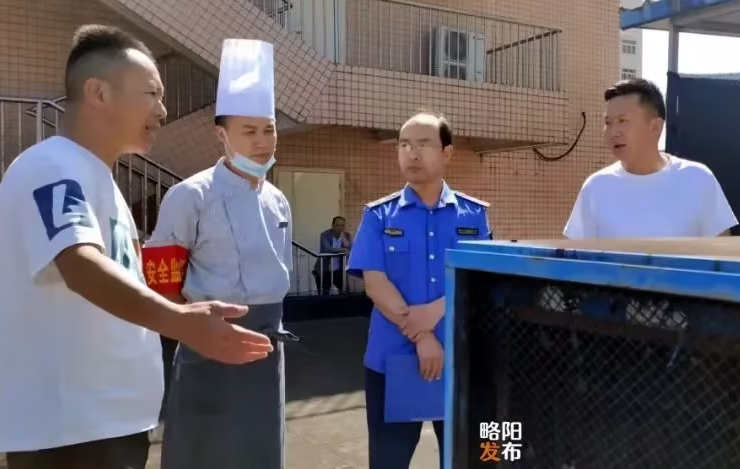 略陽縣開展餐飲油煙專項整治工作