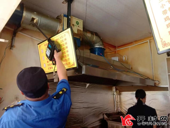 祥符區城市管理執法大隊推進餐飲油煙污染治理工作