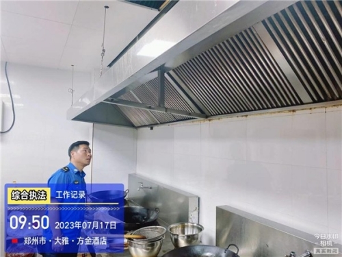 明湖辦事處開展餐飲油煙整治回頭看