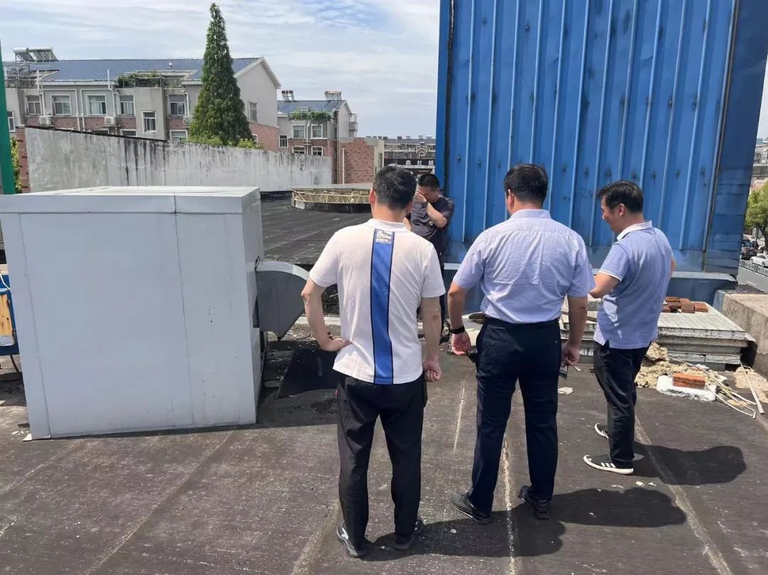 宜城街道生態環境辦開展餐飲油煙抽檢行動