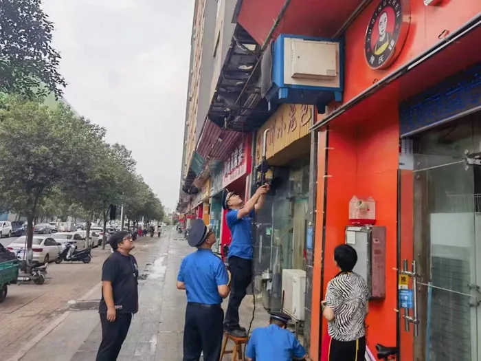 國基路街道開展餐飲油煙污染治理行動