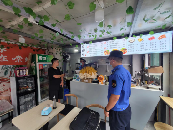 舜玉路中隊推進餐飲油煙治理工作