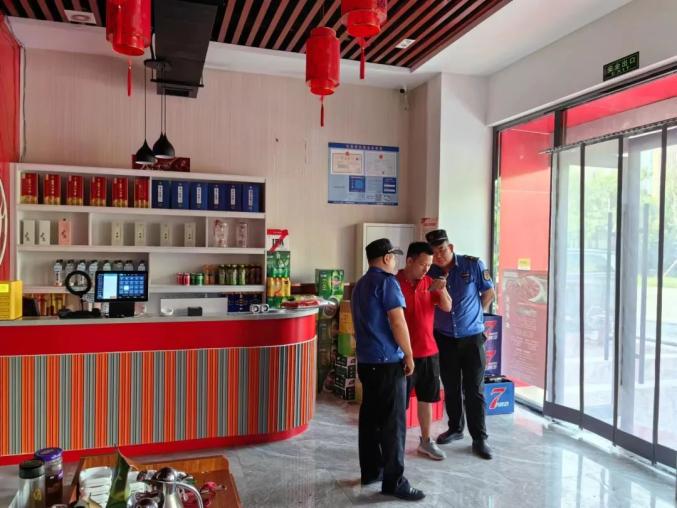 舜華路街道辦事處開展油煙專項整治行動