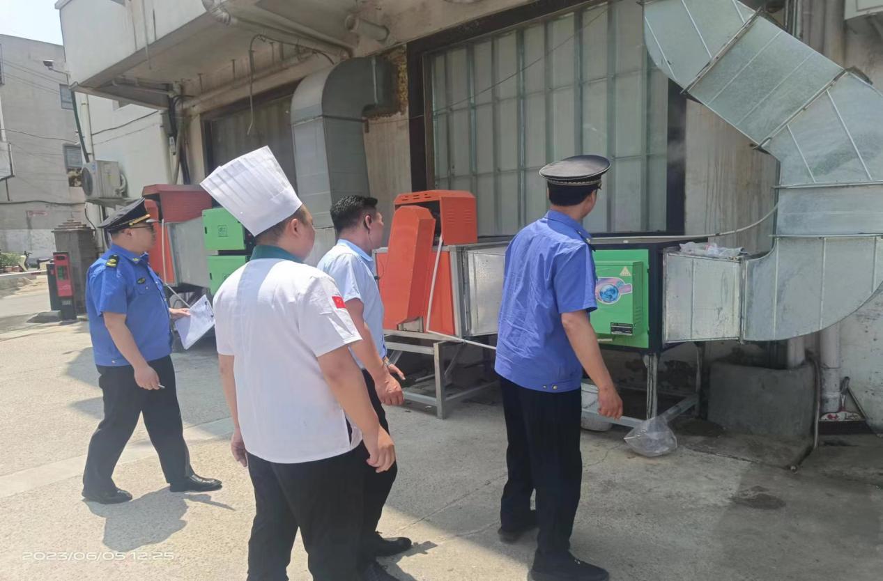 濟寧市城市管理綜合執法支隊推進餐飲油煙治理工作
