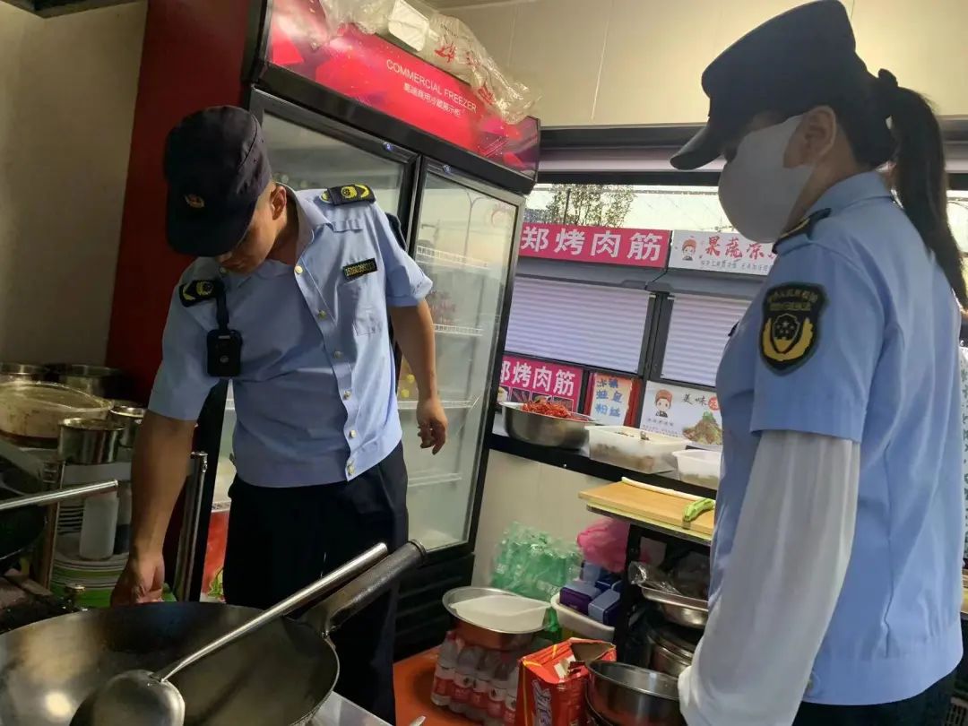 曹縣綜合行政執法局三舉措開展餐飲油煙專項整治工作