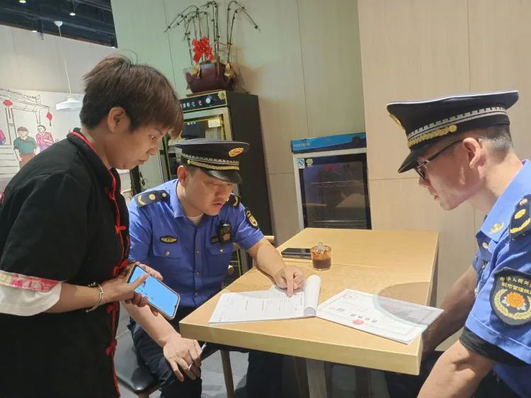 西安市經開區城管局開展轄區餐飲門店油煙凈化裝置排查整治