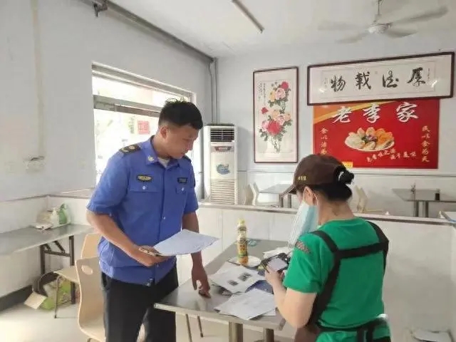 彭李街道執法中隊三舉措推進餐飲油煙整治行動