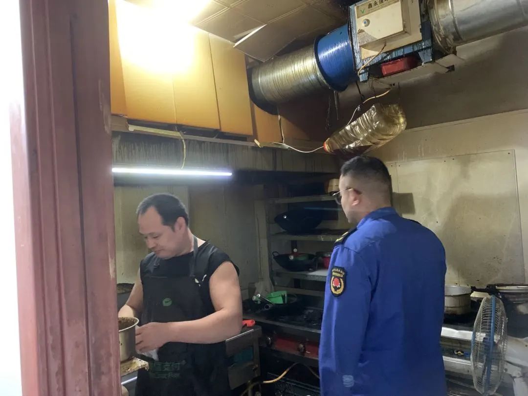 濰坊經濟開發區綜合行政執法局開展轄區餐飲門店全方位、地毯式排查