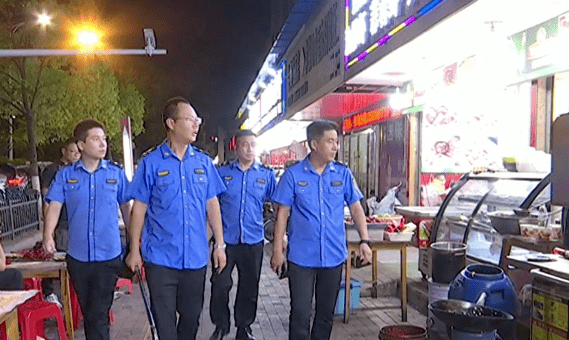潛江市城管執法支隊開展油煙凈化設施大檢查