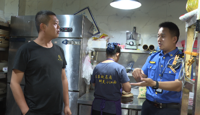 中方縣城管執法局開展餐飲油煙專項執法檢查行動