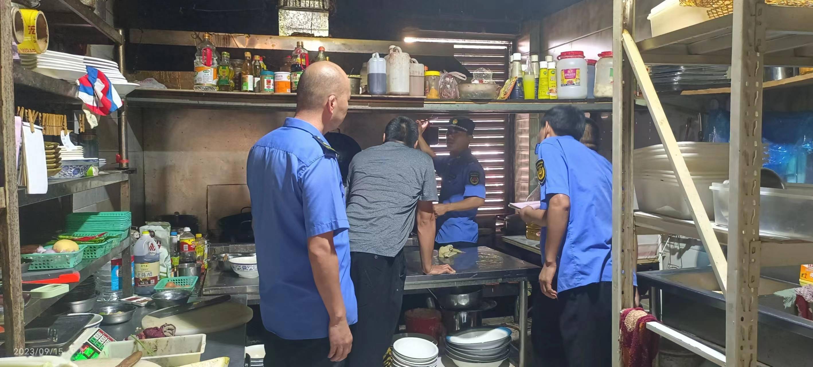 廣武鎮開展轄區內餐飲油煙排查治理工作