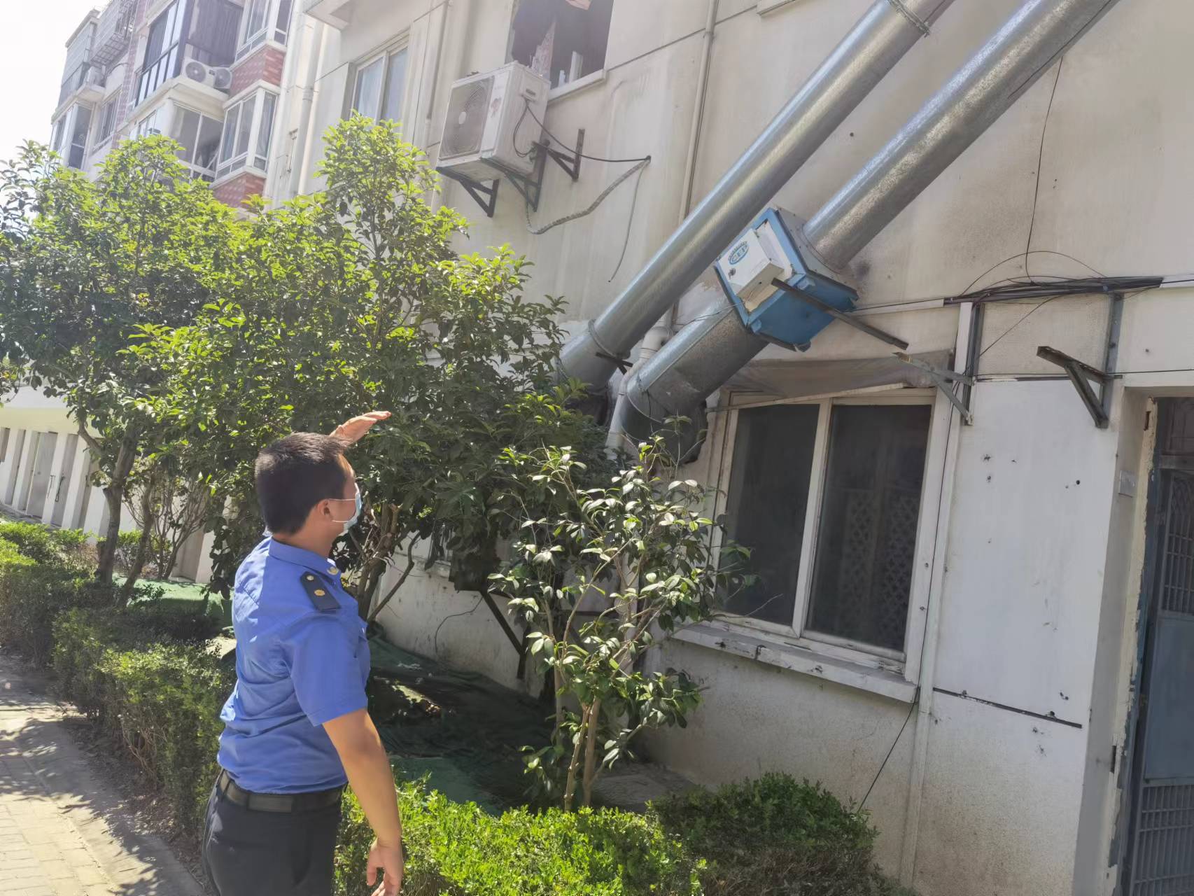 大云中隊多措并舉推進餐飲油煙專項整治行動