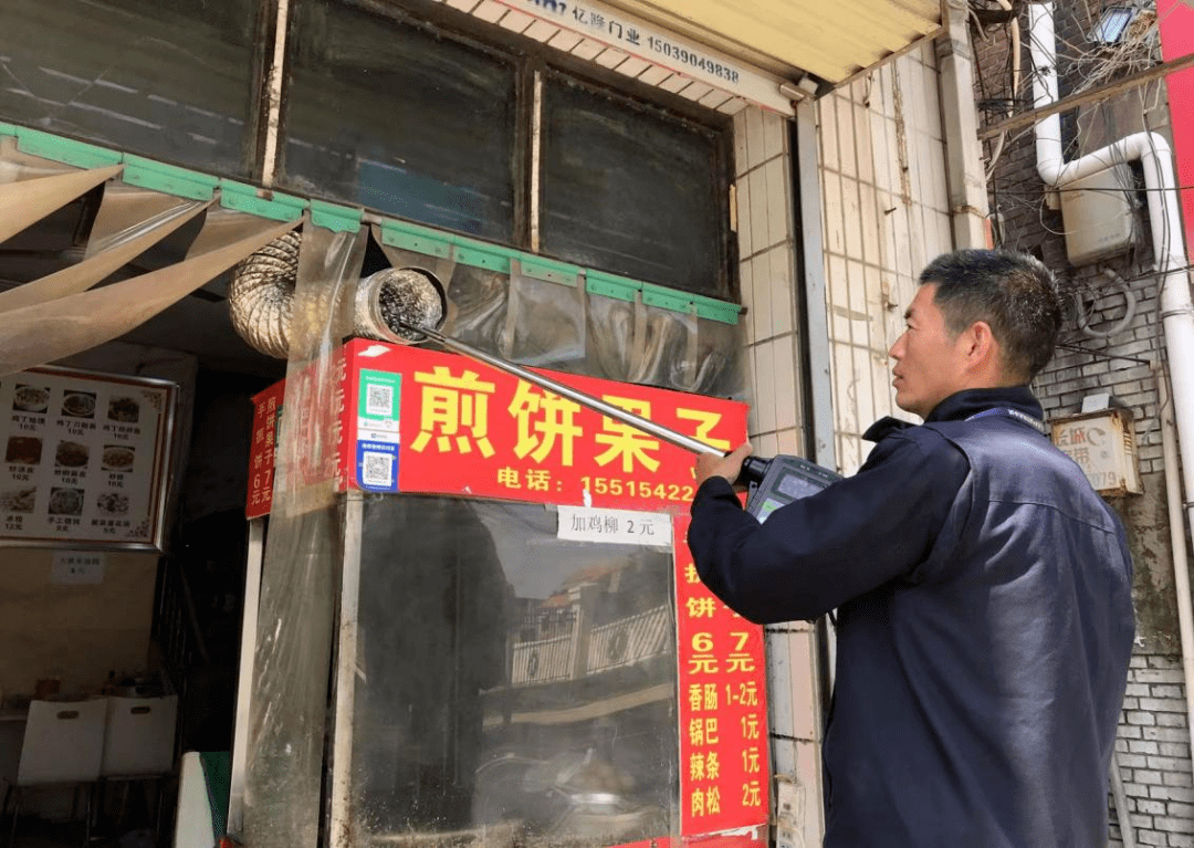 禹王臺區環委會攻堅辦開展油煙凈化問題排查