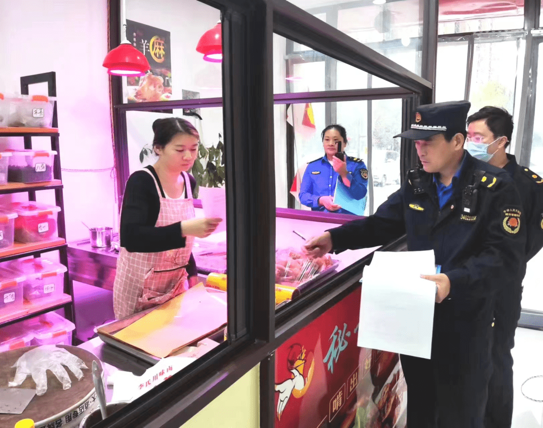 濉溪縣城管局開展城區各餐飲門店、攤群點油煙排放情況排查