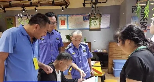 內鄉縣城管局三舉措開展餐飲油煙“利劍”專項行動