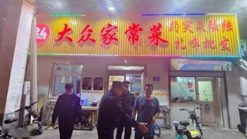 無影山街道城管委開展違規露天排放油煙專項治理行動