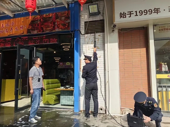 國基路街道辦事處開展油煙治理排查行動
