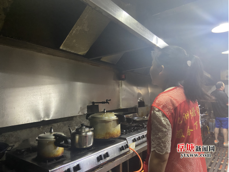 九洲社區開展油煙凈化器整治摸排行動