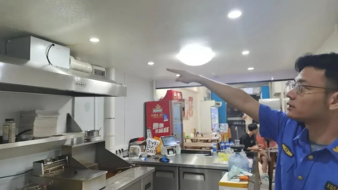 洛江區城市管理局三舉措嚴抓餐飲油煙整治