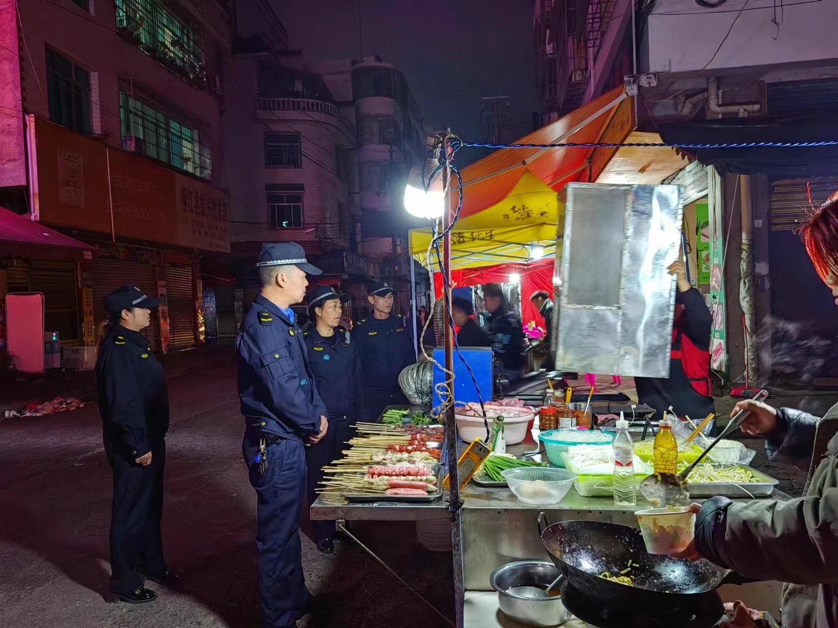 榕江縣綜合行政執法局四舉措推進餐飲油煙污染治理