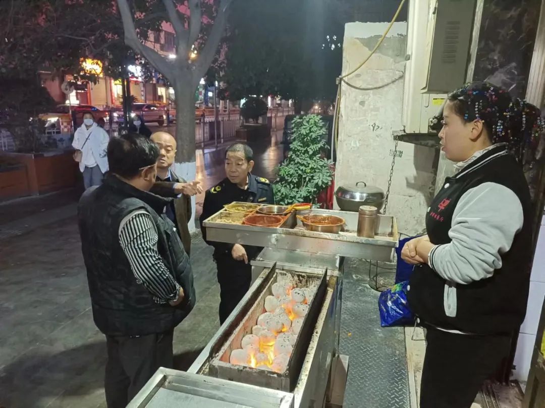 武都區市場監管局開展餐飲服務單位餐飲油煙專項整治